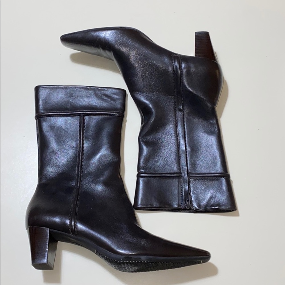 Cole Haan Chocolate Leather Kitten Heel Boot Sz: 8